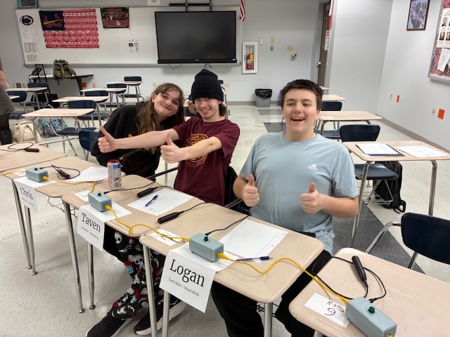 Oilers edge Highland 200-190 in overtime thriller at Metro East Quad League match