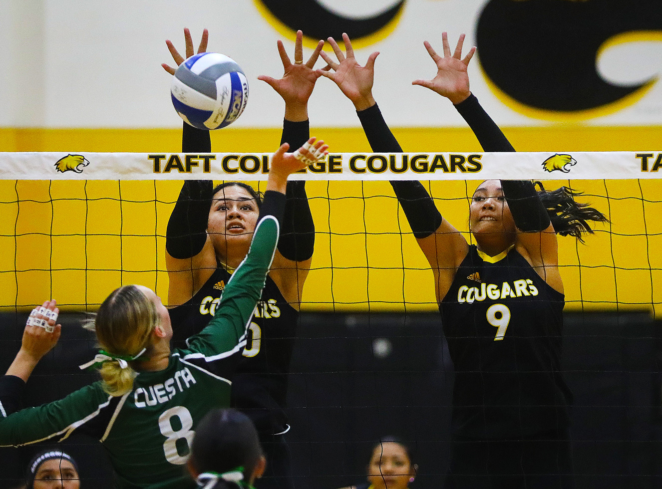 #8 State Ranked Taft College Women's Volleyball Triumph Over De Anza in Volleyball Showdown
