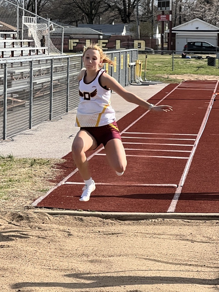 Oilers open outdoor season at home with strong individual wins and relay results