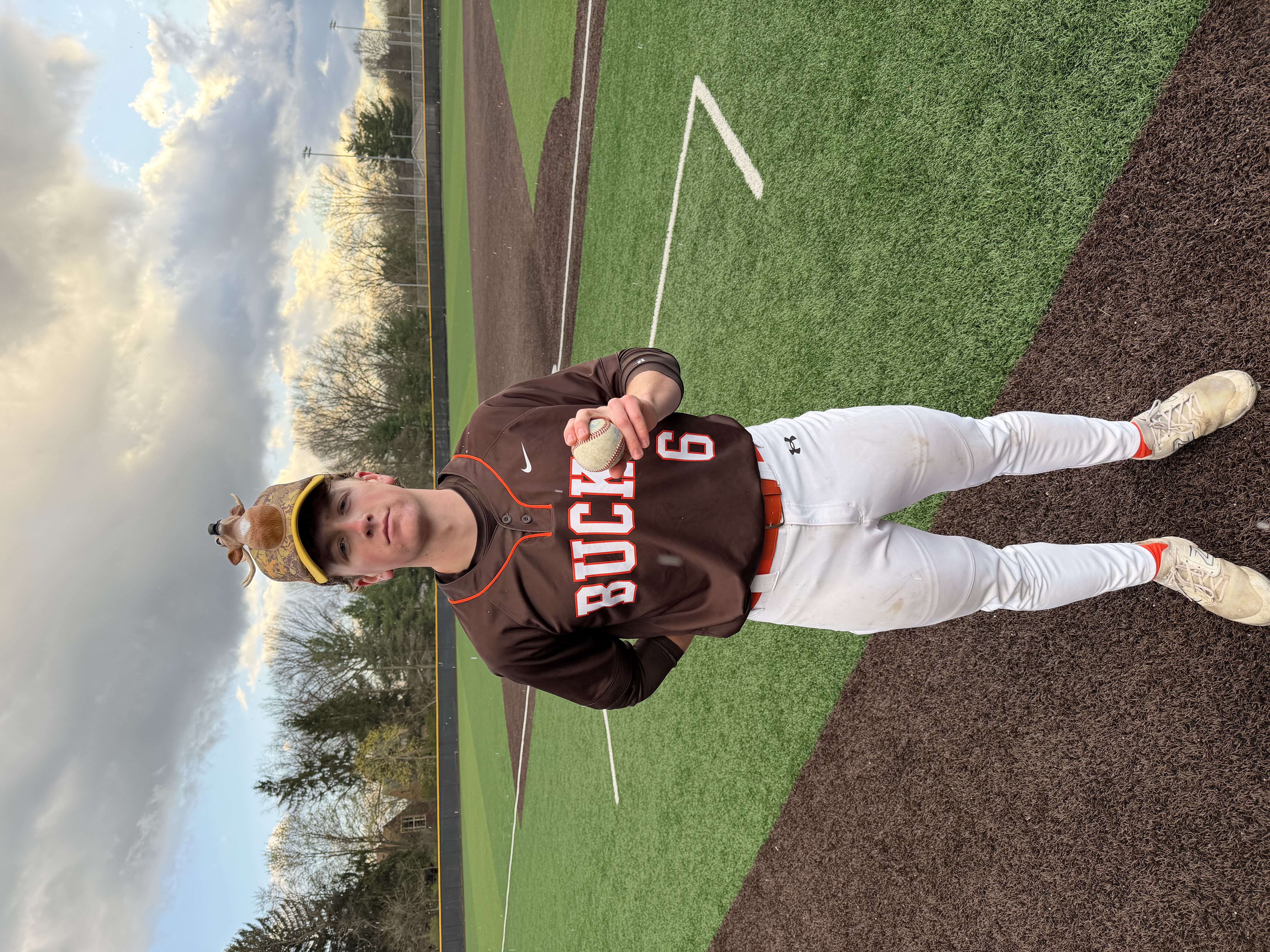 Jeff’s Home Run earned him the BIG BUCK Hat