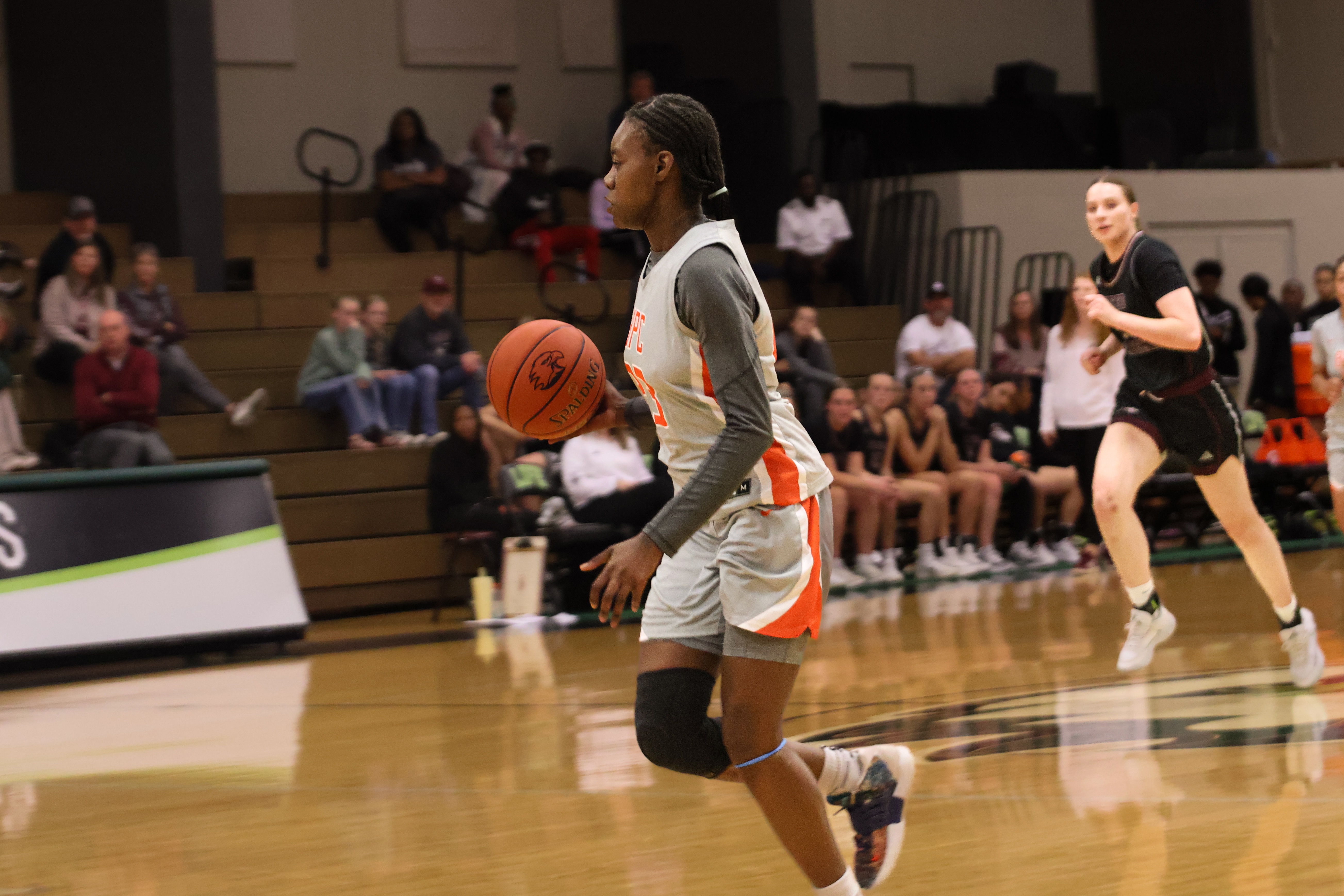 Lady Barons Fall to Eagles