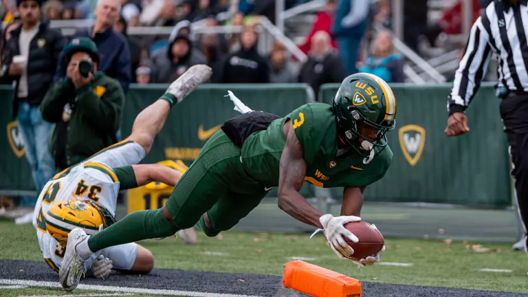 Warriors pull away late to defeat Tiffin 32-10 in season opener