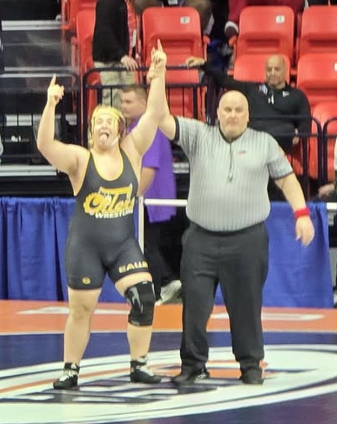 Soto Opens IHSA State Run With 16-Second Pin, Sets Up Showdown With Top Seed