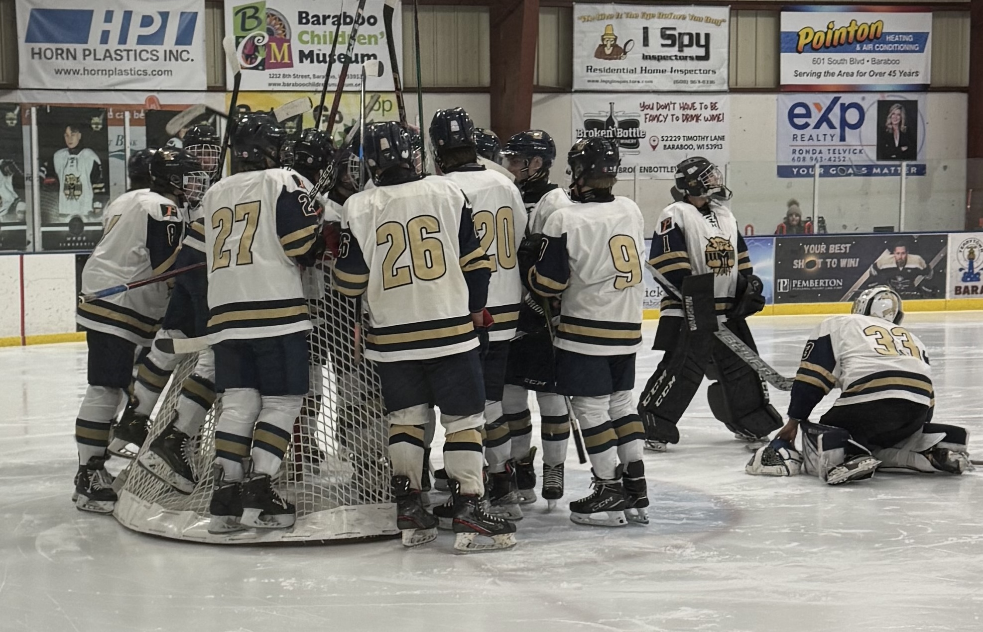 Thunderbirds Narrowly Defeated by Monroe in Boys Hockey