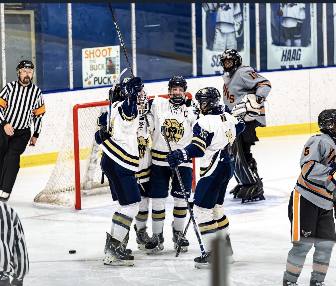 Boys Hockey Faces Tough Loss Against Viroqua