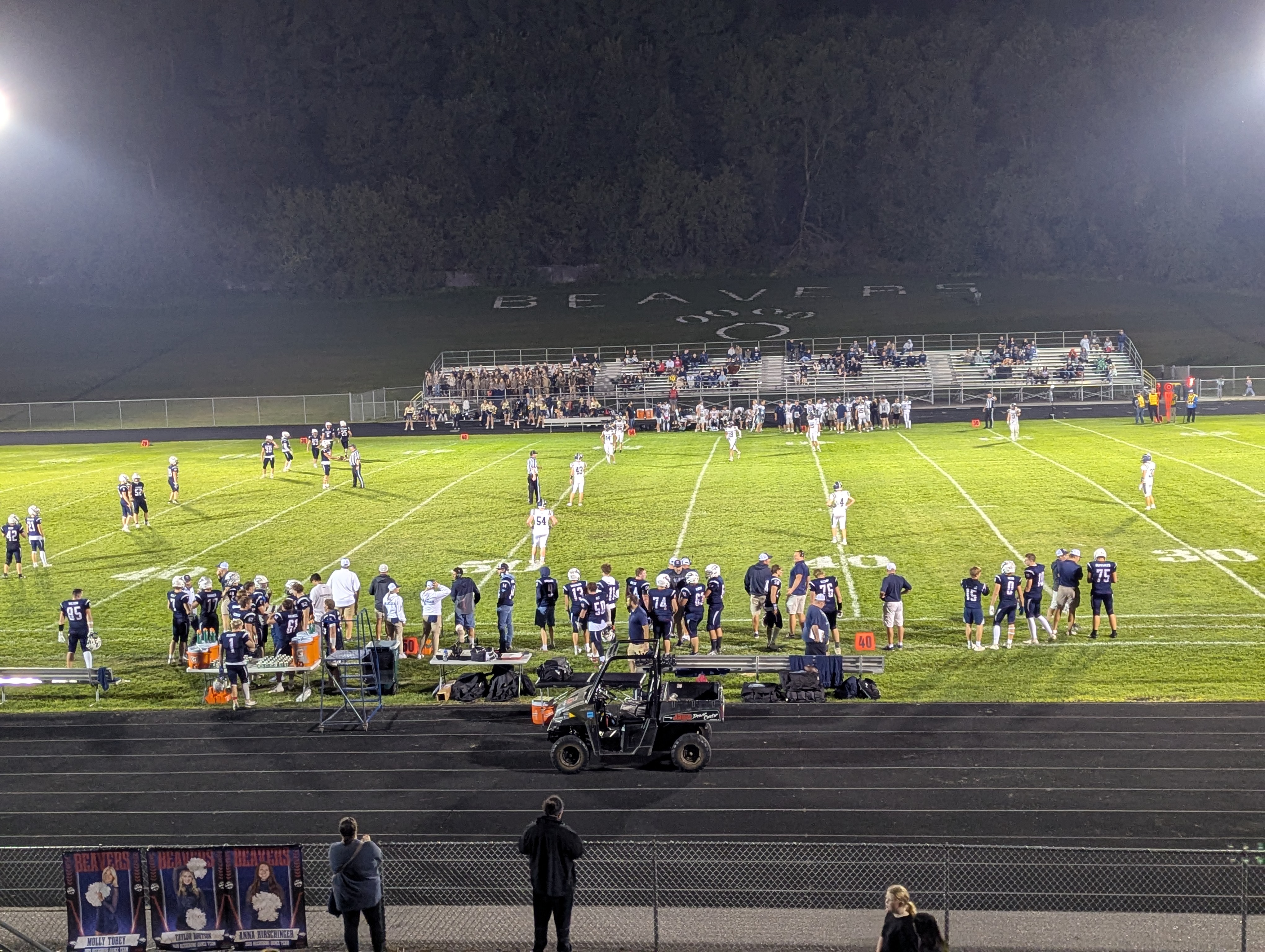 Thunderbirds Stumble in Rivalry Football Game Against Reedsburg