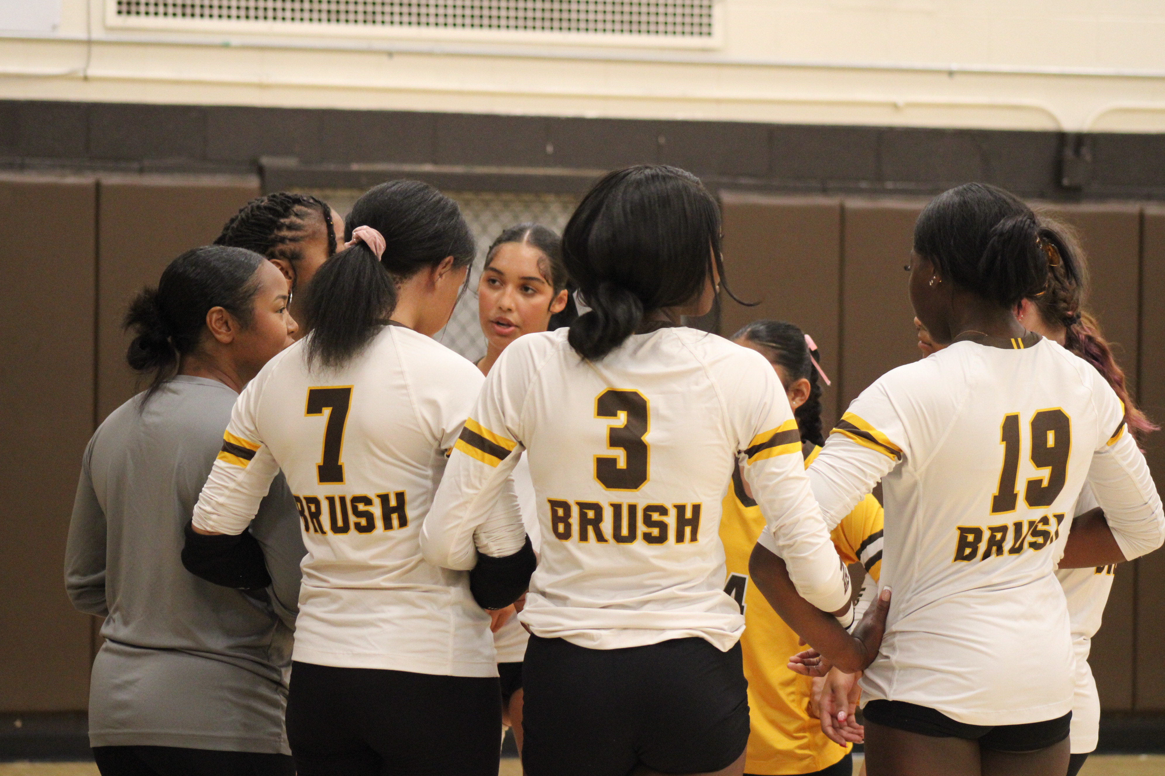 Brush High School Lady Arcs Push Hard in Volleyball Showdown with Lakeside Dragons
