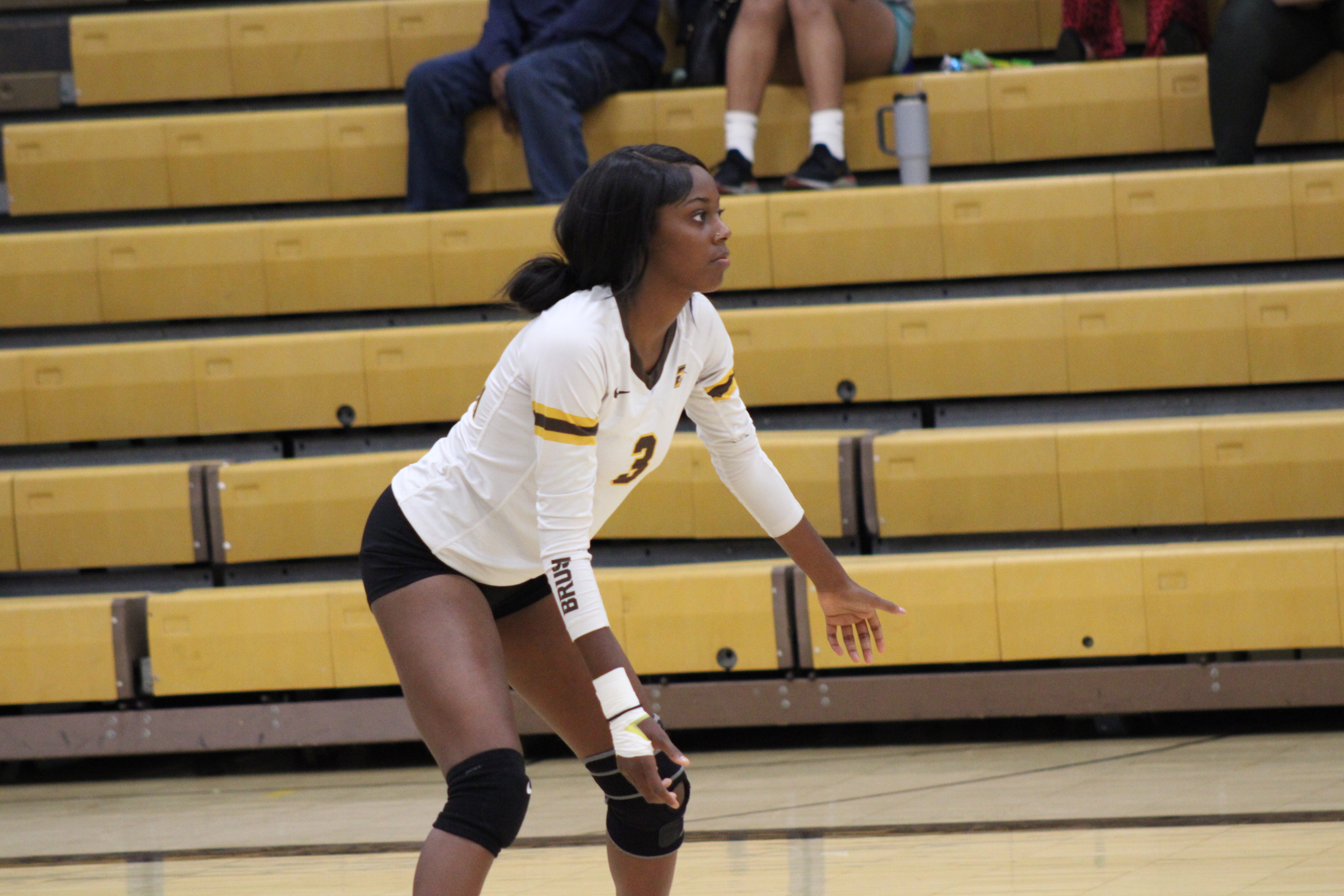 Lady Arcs Back in Win Column With 3-0 Victory Over St. Martin de Porres