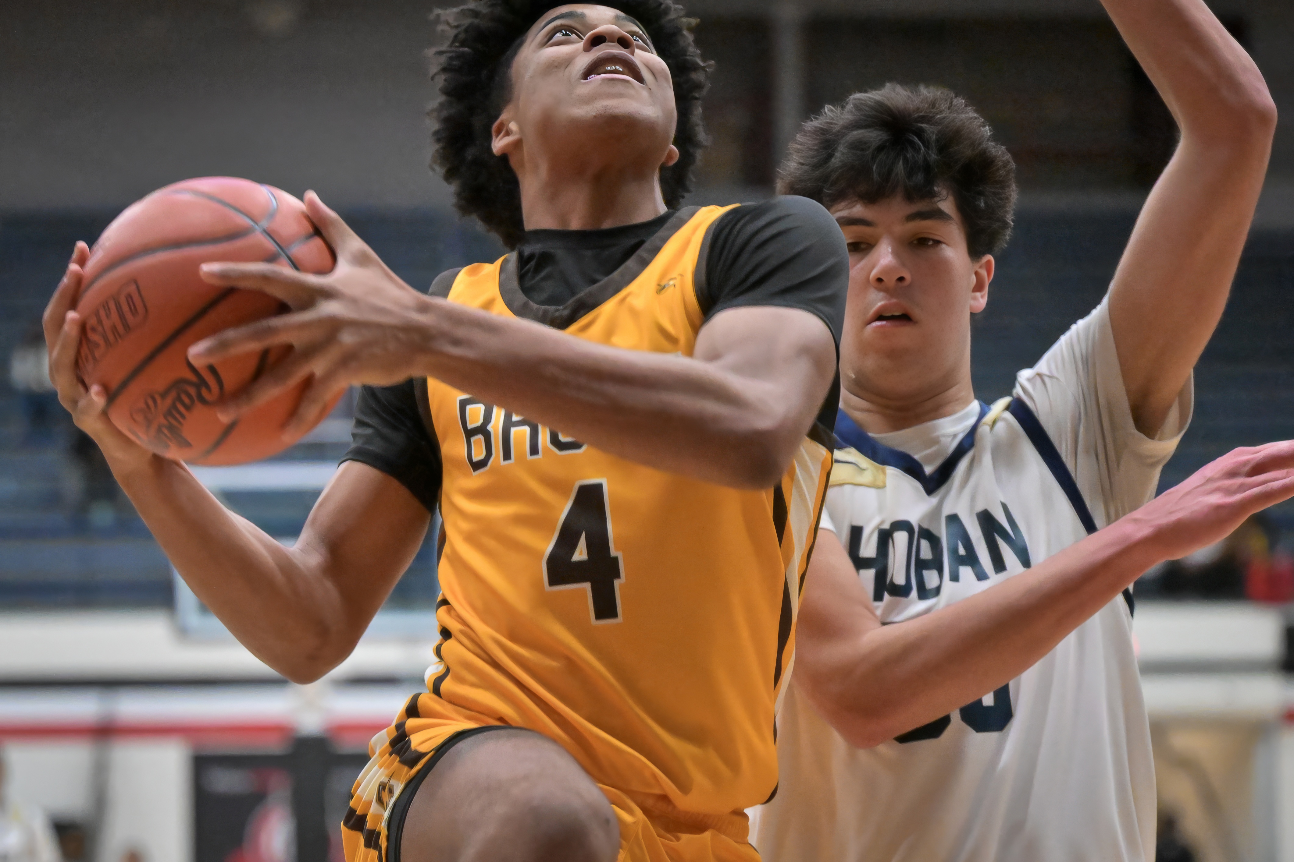 Turnovers Doom Arcs in 68-45 Loss at Shaker