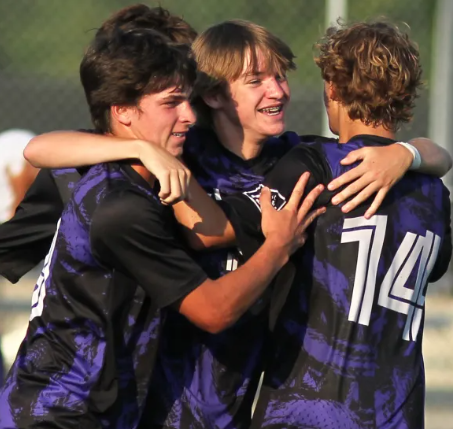 Second-half outburst helps Eagles shut out Amherst, 6-0